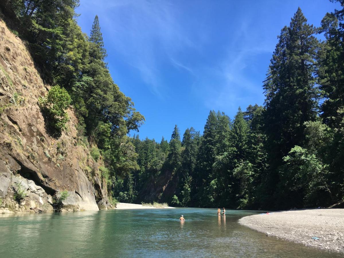 Glamping In The Redwoods With A Hot Tub! Hotel Garberville Exterior photo
